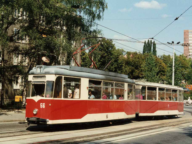 Wagen 56 und 140 in der Bahnhofstraße