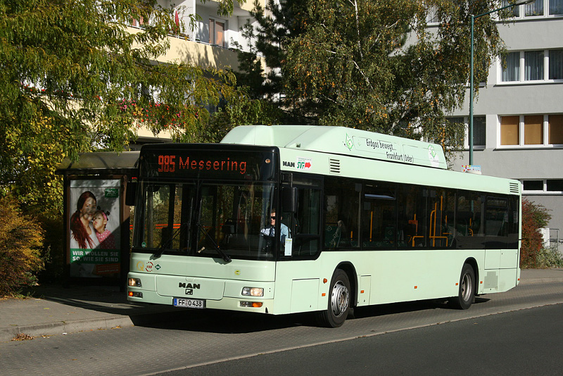 Erdgasbus 438 an der Prager StraÃŸe